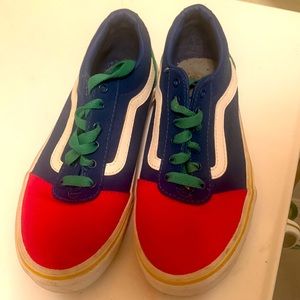 Worn once or twice! Great condition! Still clean!